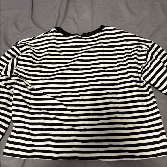 H&M Black and White Striped Crew Neck Sweater - Picture 3 of 3